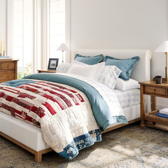 Pottery Barn Americana Full/Queen Quilt With 4 Standard Pillow Shams BNWT - Picture 3 of 16